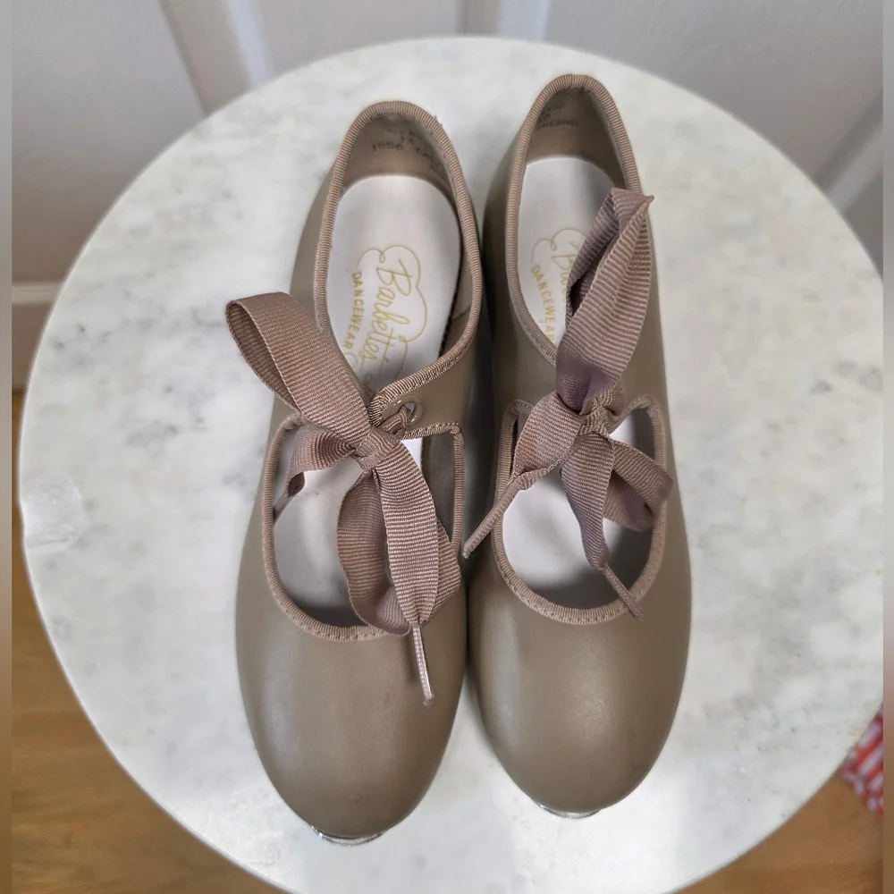 Balletto Girls Tan Tap Shoes Size 13.5 M Lace Up Dance Shoes